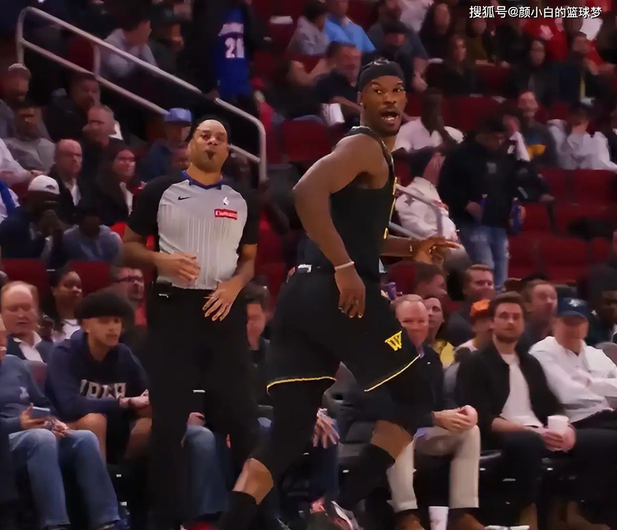 在线视频直播网页版-费德勒在独行侠比赛中反败为胜，重返赛场引发热议！-在线视频直播网页版