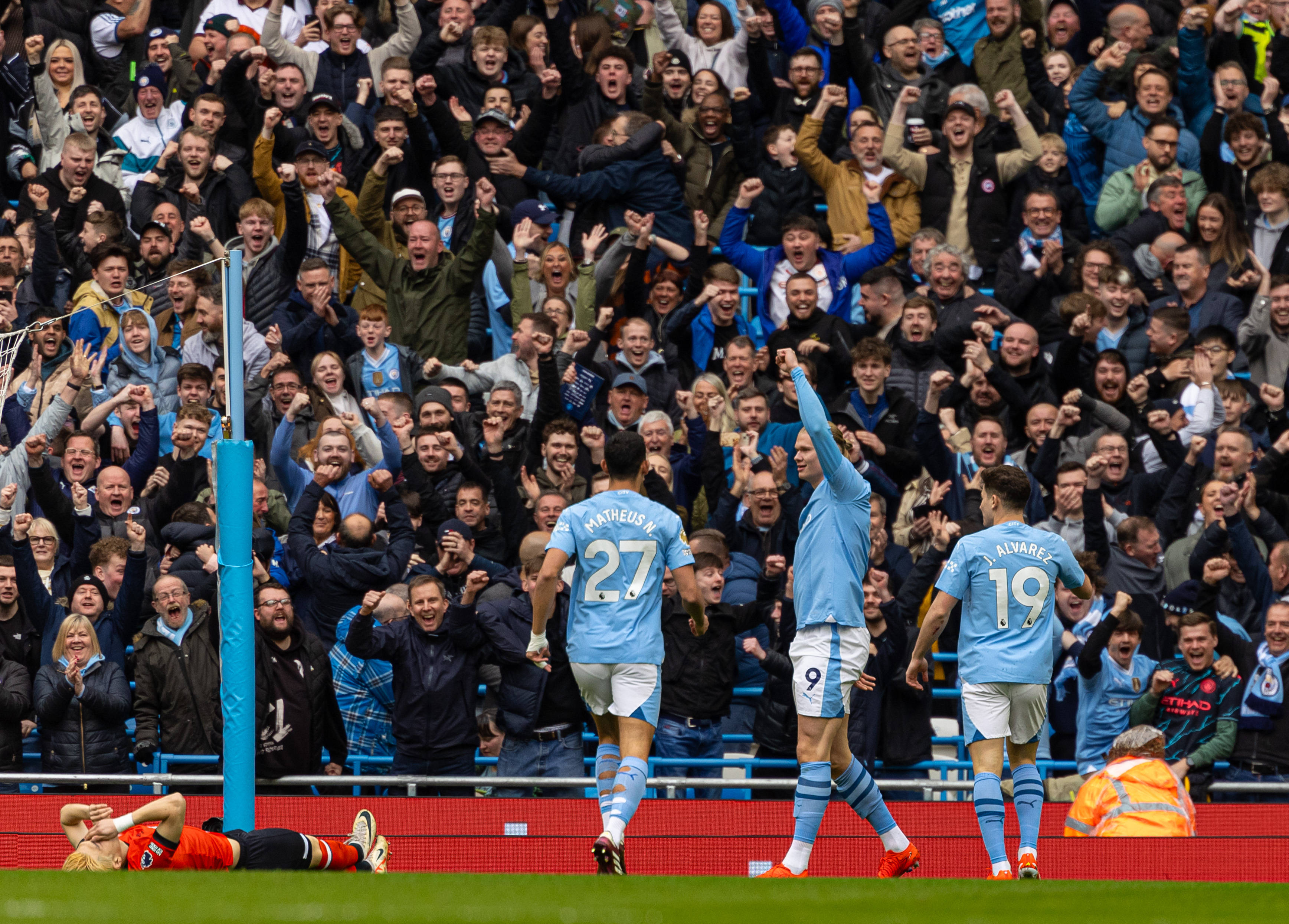 开云-西亚卡姆焦点对战，哈兰德与90激战热火分钟，表现优异胜负难料！-开云