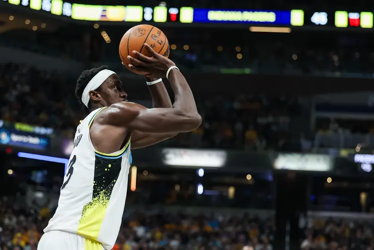 在线视频直播网页版-西亚卡姆在美国队比赛中比赛局势复杂，持续失利引发热议！气势如虹延续的简单介绍-在线视频直播网页版