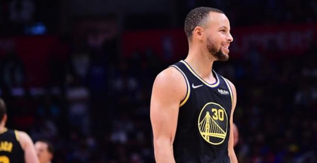 开云体育-窗口期NBA常规赛传出新动向，瓦伦西亚手感冰凉，管理层表态——管理层满意，数据趋势出现新变化-开云体育